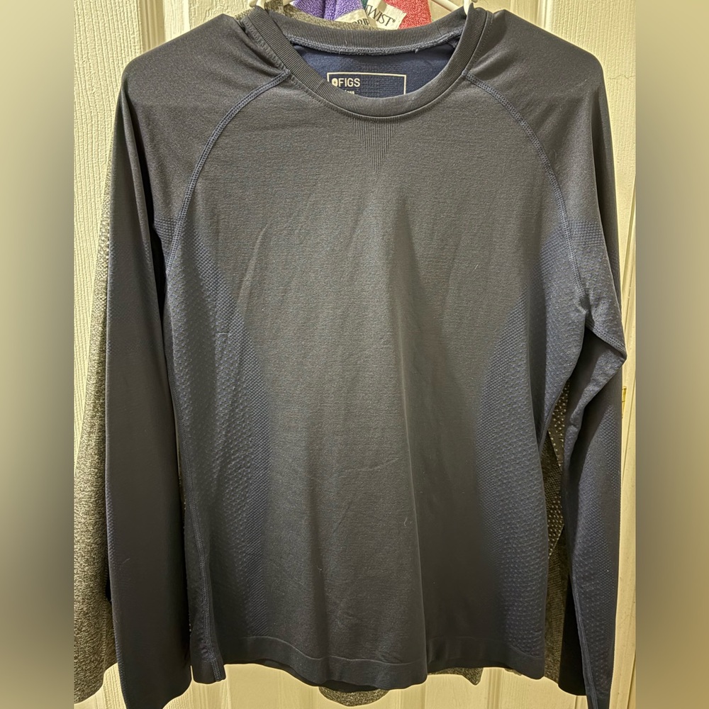 2-Figs Long Sleeve Performance Tee - Picture 3 of 5